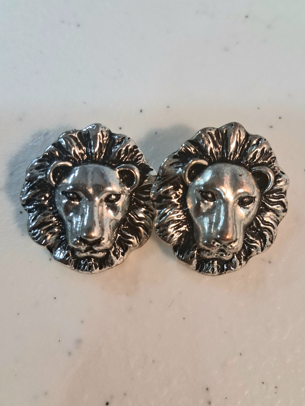 Vtg Lion Head Silver Tone Stud Earrings